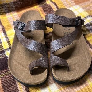 Birkies Brown Leather Women's Sandals some tiny dinks from storage stacking.